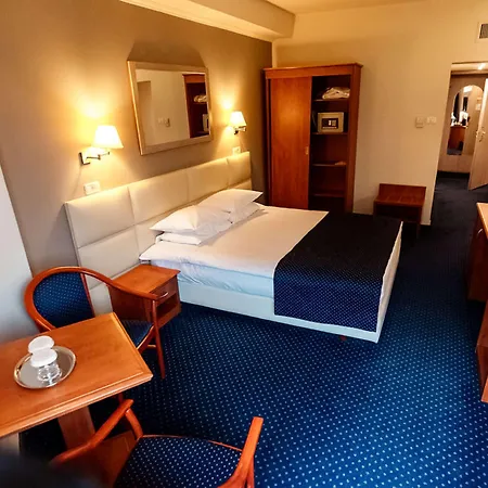 Western Lido Hotel