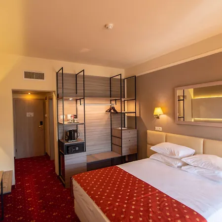 Lido 4*